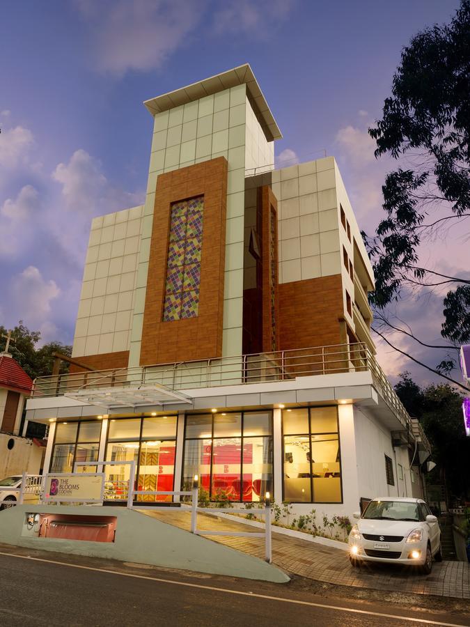 The Blooms Cochin Otel Kochi Dış mekan fotoğraf