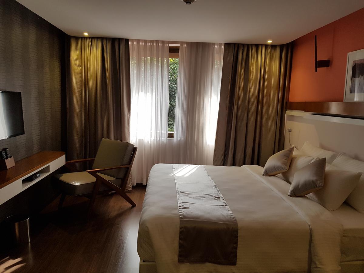 The Blooms Cochin Otel Kochi Dış mekan fotoğraf