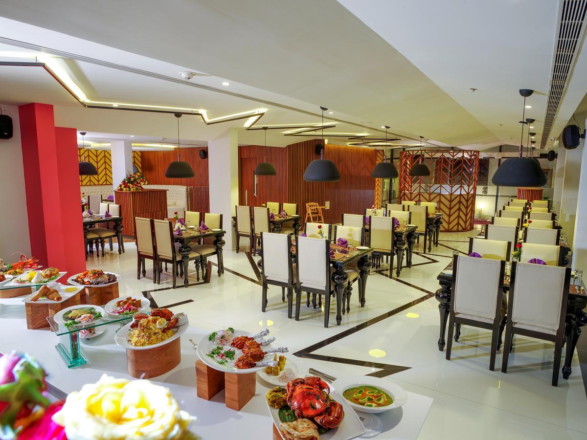The Blooms Cochin Otel Kochi Dış mekan fotoğraf